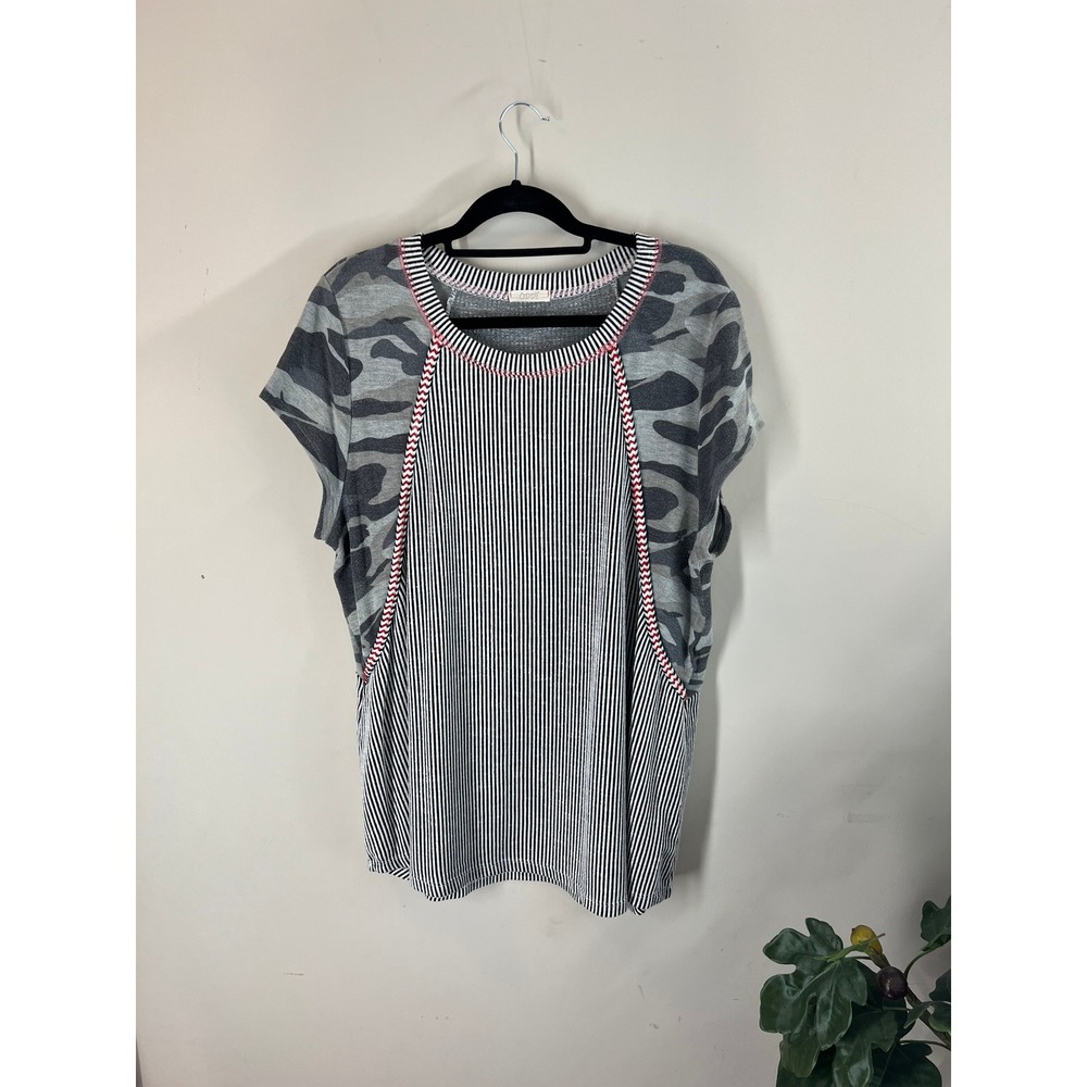 Camo Stripe Detailed Stitch Plus Size Top Women's 1X Short Sleeve Casual T-Shirt